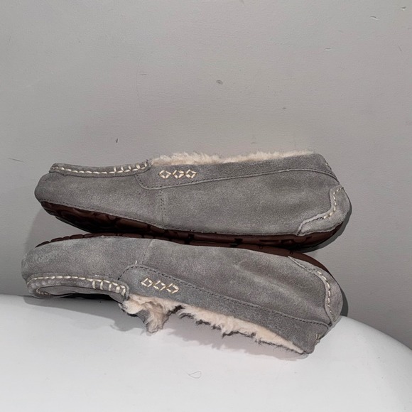 UGG Ansley Slipper Women Size 7 Grey Excellent Suede Wool Lined Moccasin 1106878 - Picture 7 of 9